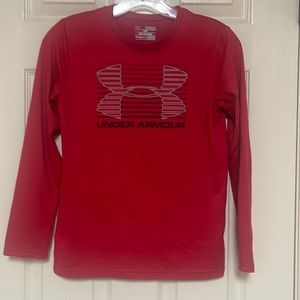 Under Armour Loose heatgear. Size YMD. Red black gray. Used but good condition